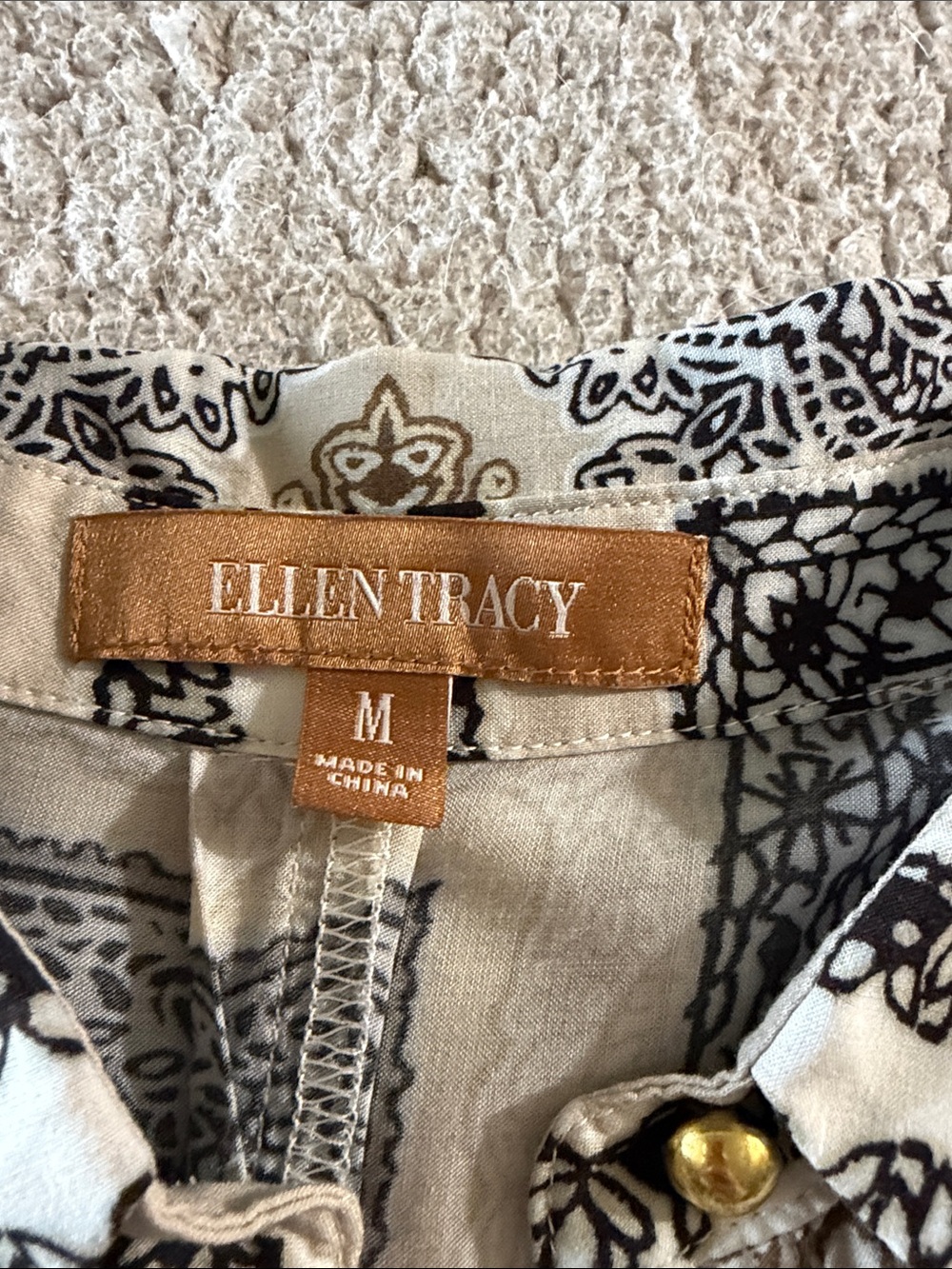 Ellen Tracy Black and Ivory Printed Button-Front Shirt Medium - Picture 2 of 7
